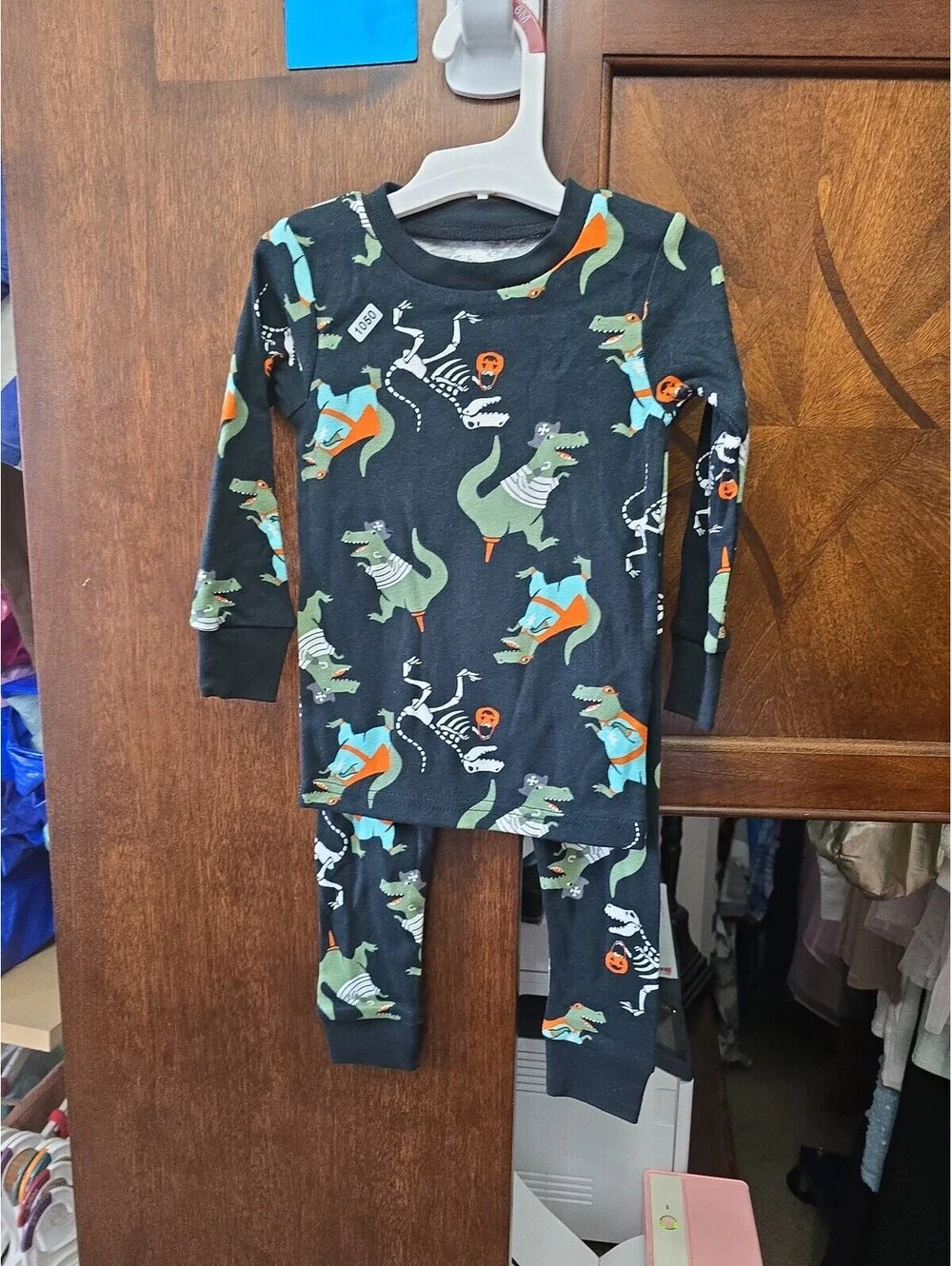 18m nwot halloween pajamas from carter's item, 1050